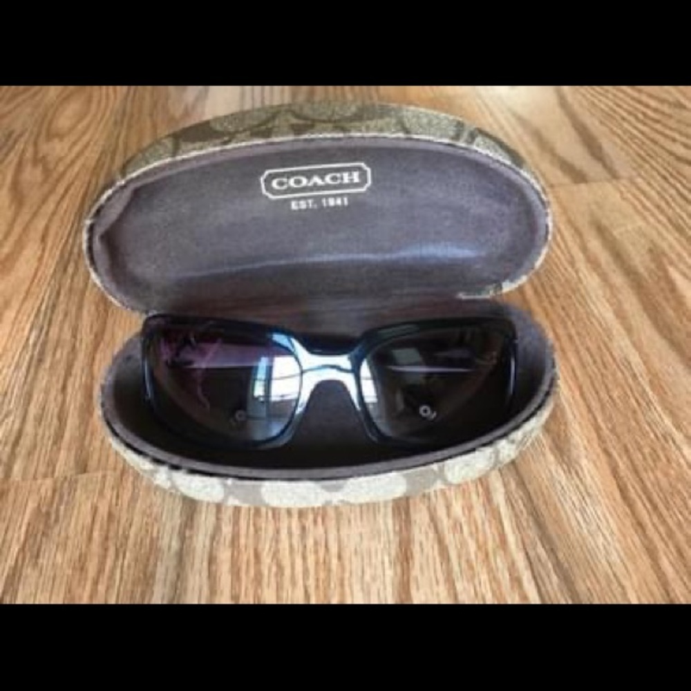 Women’s Coach sunglasses - Picture 2 of 3
